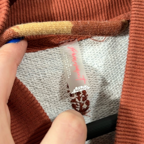 Free People Movement Multicolor Checker Mock Neck Crop Sweatshirt Size Medium - Picture 8 of 9